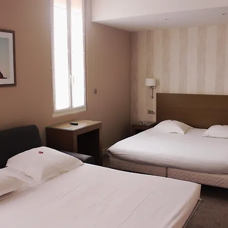 מלון Grand D'orleans 3*