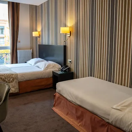 Grand D'orleans מלון