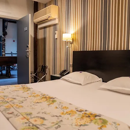 מלון Grand D'orleans 3*