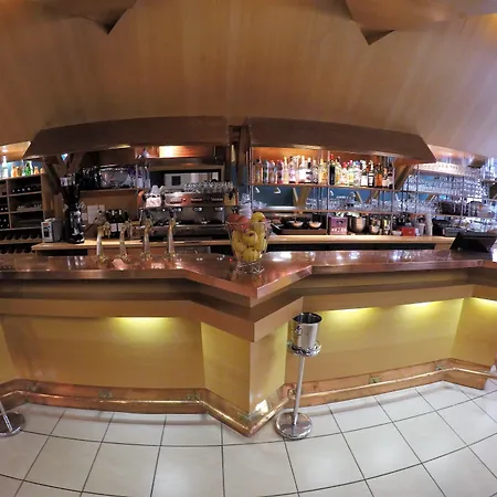 מלון Grand D'orleans 3*