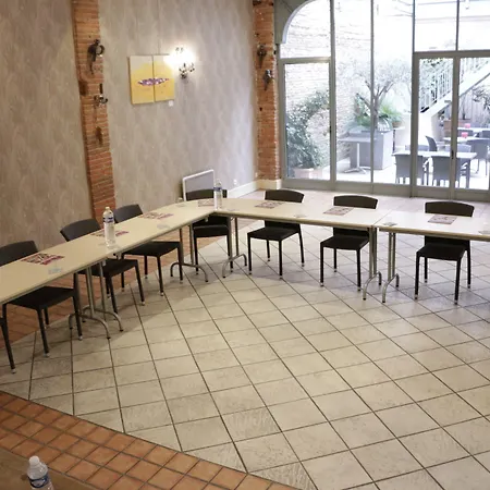 Hotel Grand D'orléans 3*