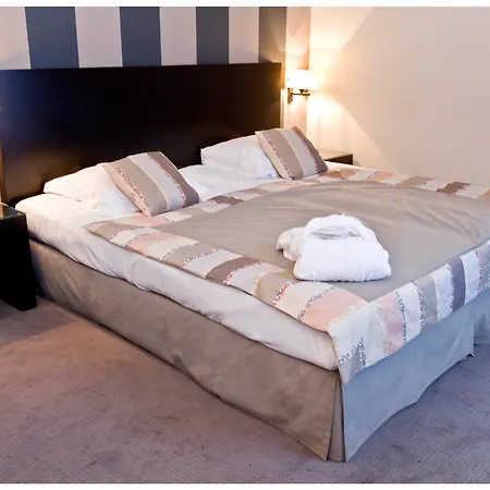 Grand D'orleans Hotell