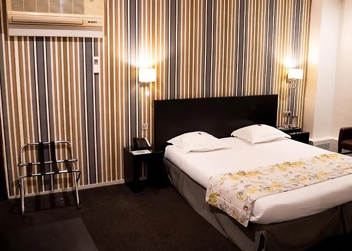 Отель Grand D'orleans