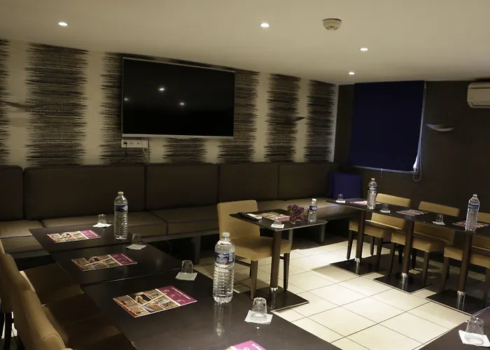 Отель Grand D'orleans